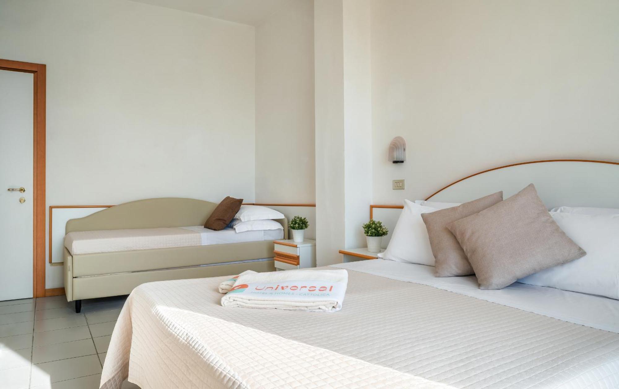 קאטוליקה Hotel Universal מראה חיצוני תמונה